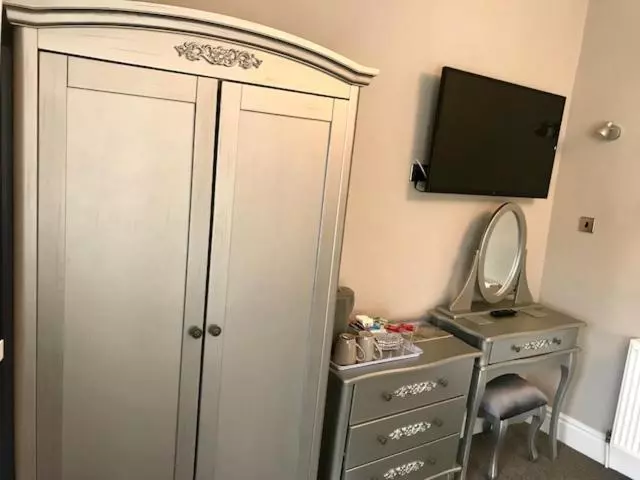 تختخواب و صبحانه Bromwell Court