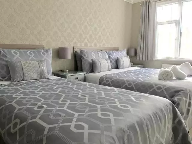 تختخواب و صبحانه Bromwell Court