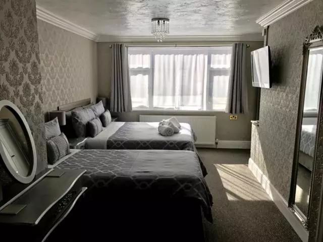 تختخواب و صبحانه Bromwell Court