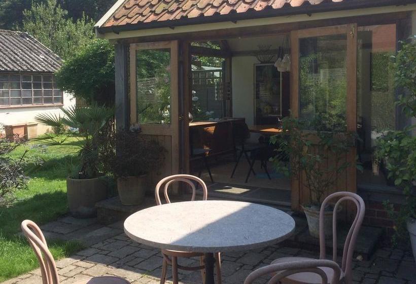 Bed and Breakfast Tinsmiths House