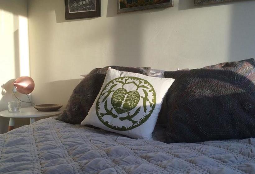 Bed and Breakfast Tinsmiths House