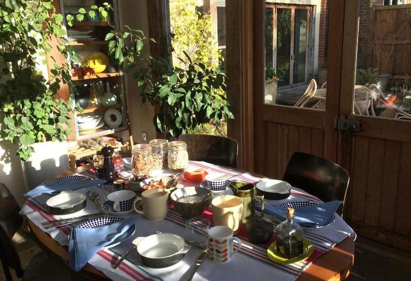 Bed and Breakfast Tinsmiths House