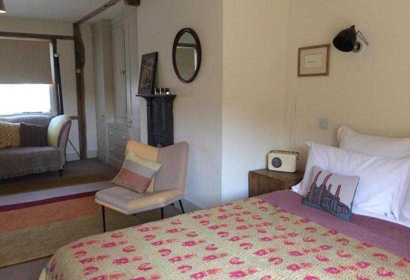 Bed and Breakfast Tinsmiths House