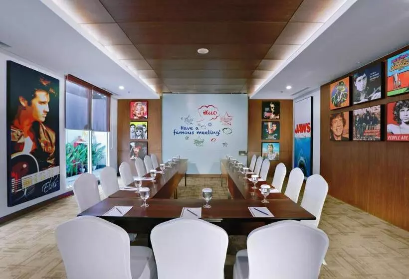 Fame Hotel Sunset Road