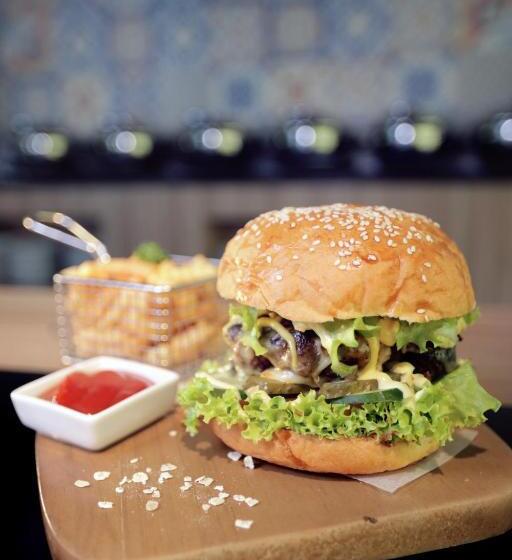 Fame Hotel Sunset Road