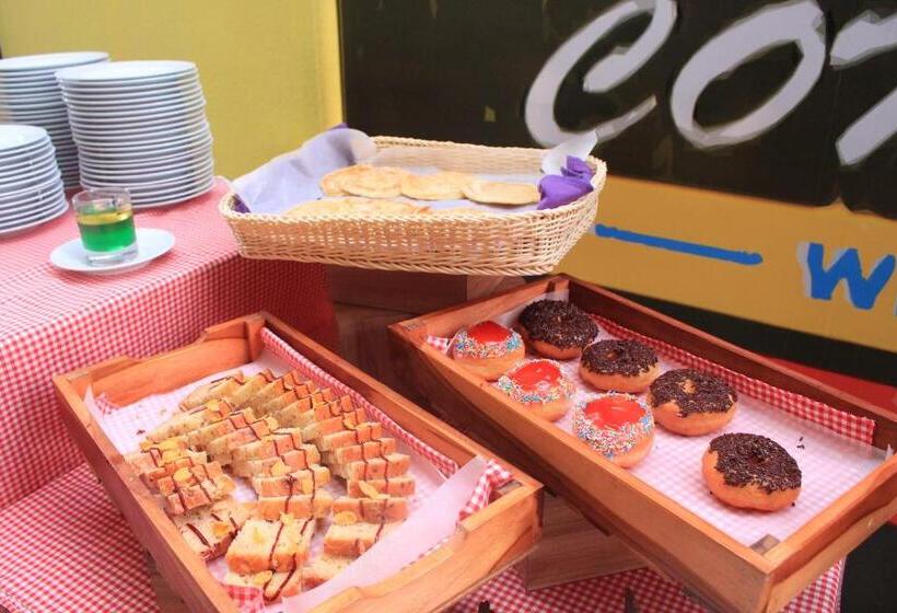 Fame Hotel Sunset Road