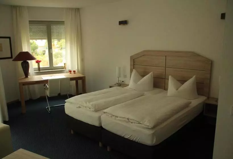 ホテル Garni Lindenstraße