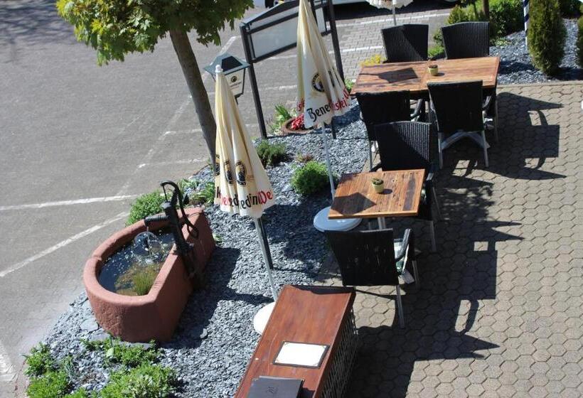 בית מלון כפרי Zur Moselbrücke