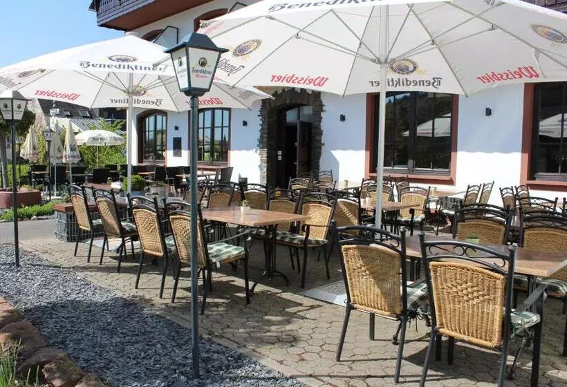 Hotelli Zur Moselbrücke