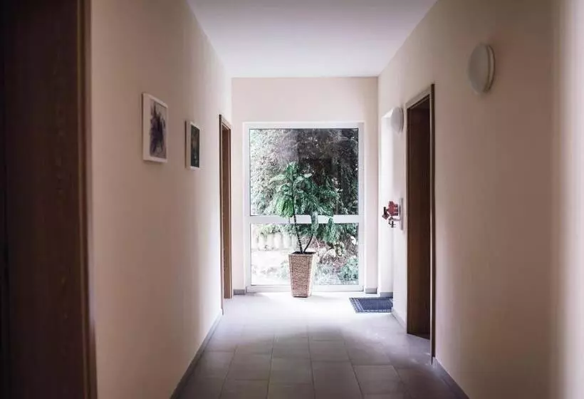 Hotelli Pension Vesta