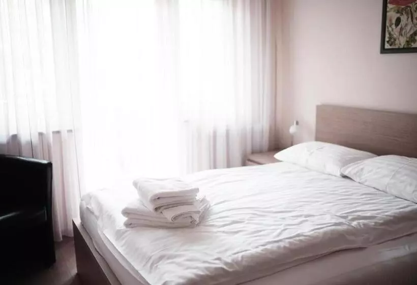 Hotelli Pension Vesta