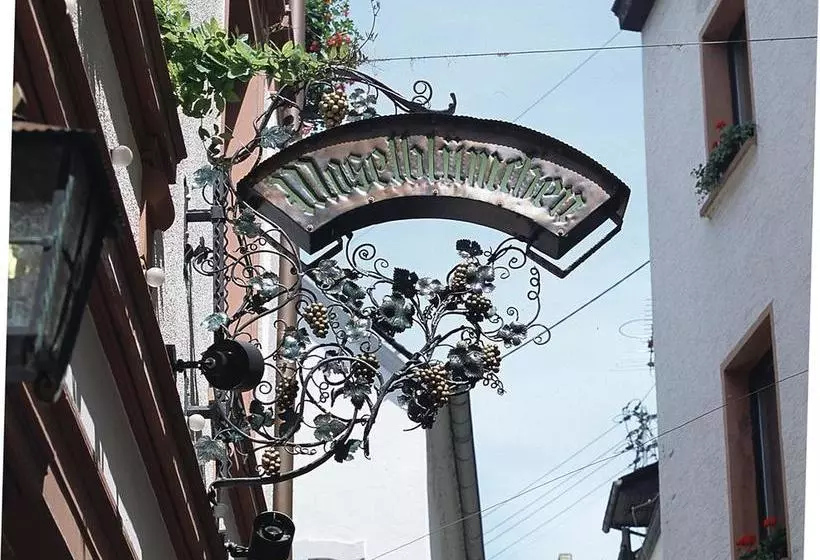 ホテル Restaurant Moselblümchen
