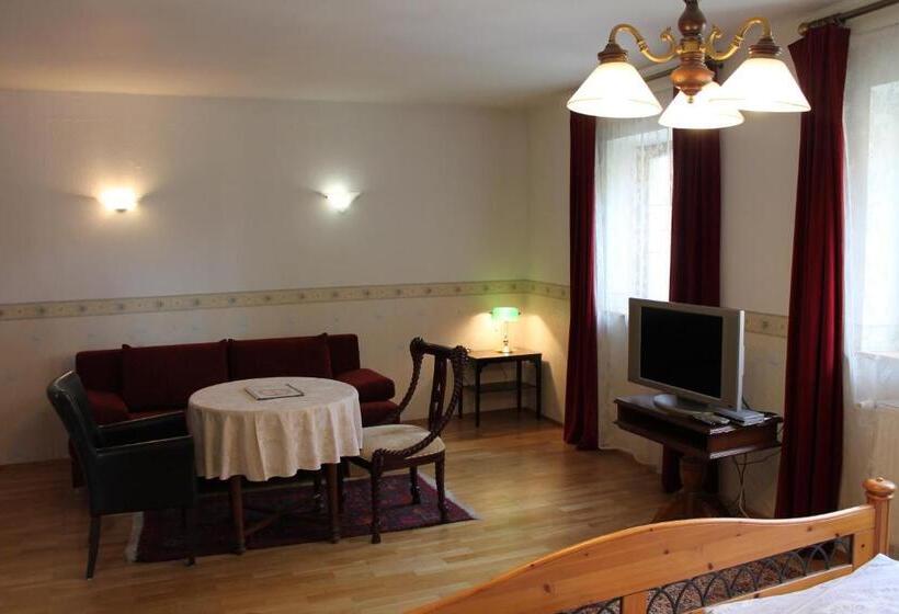 Kreuzerhof Hotel Garni