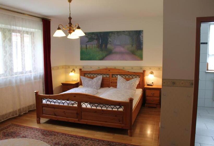 Kreuzerhof Hotel Garni