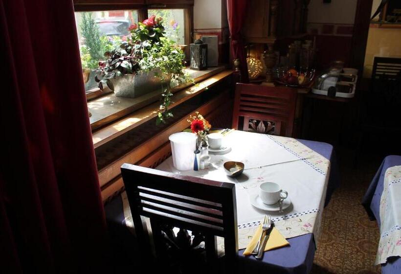 Kreuzerhof Hotel Garni