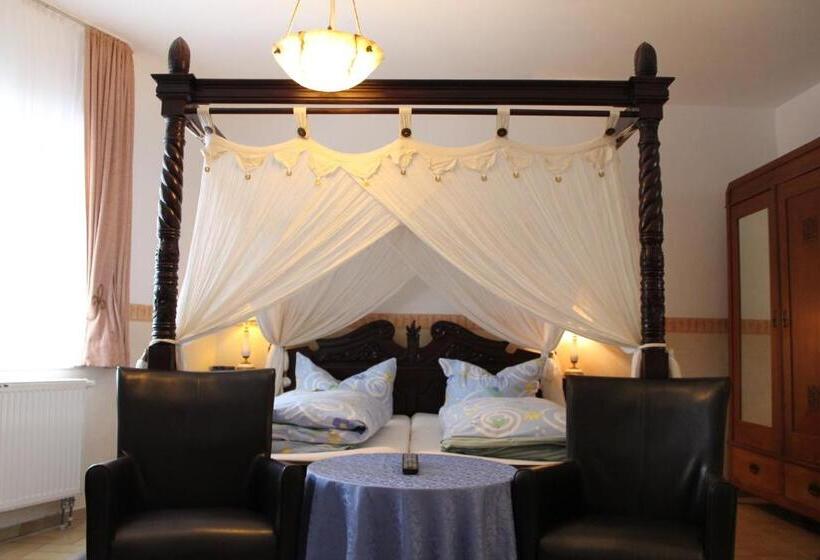 Kreuzerhof Hotel Garni