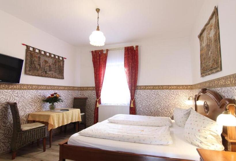 Kreuzerhof Hotel Garni