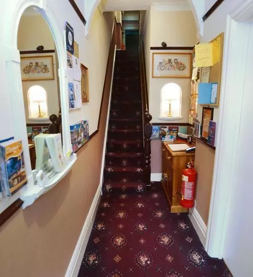 تختخواب و صبحانه Blantyre Guest House