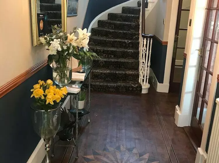 Aamiaismajoitus (B&B) Broom Lodge