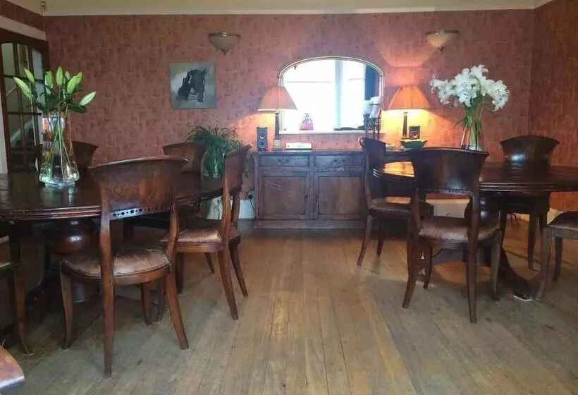 Aamiaismajoitus (B&B) Broom Lodge