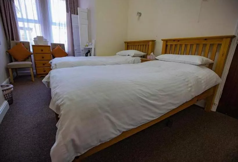 Aamiaismajoitus (B&B) Claremont Guesthouse
