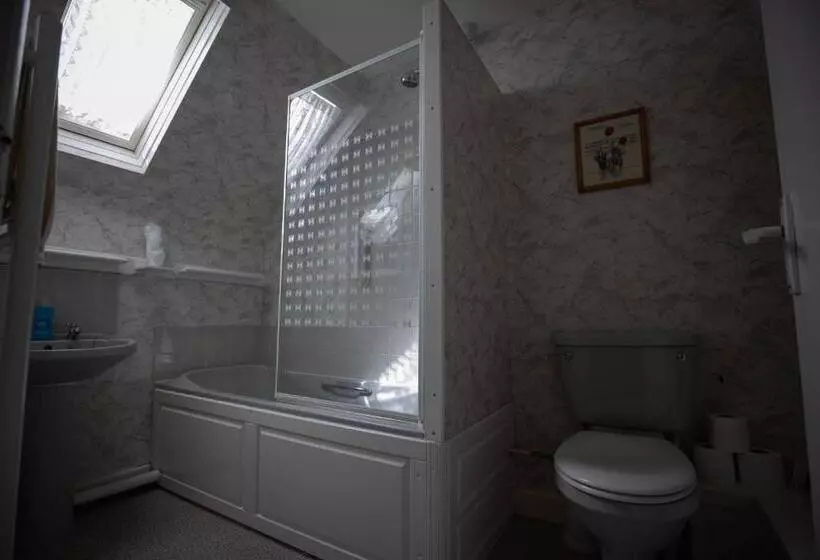 Aamiaismajoitus (B&B) Claremont Guesthouse