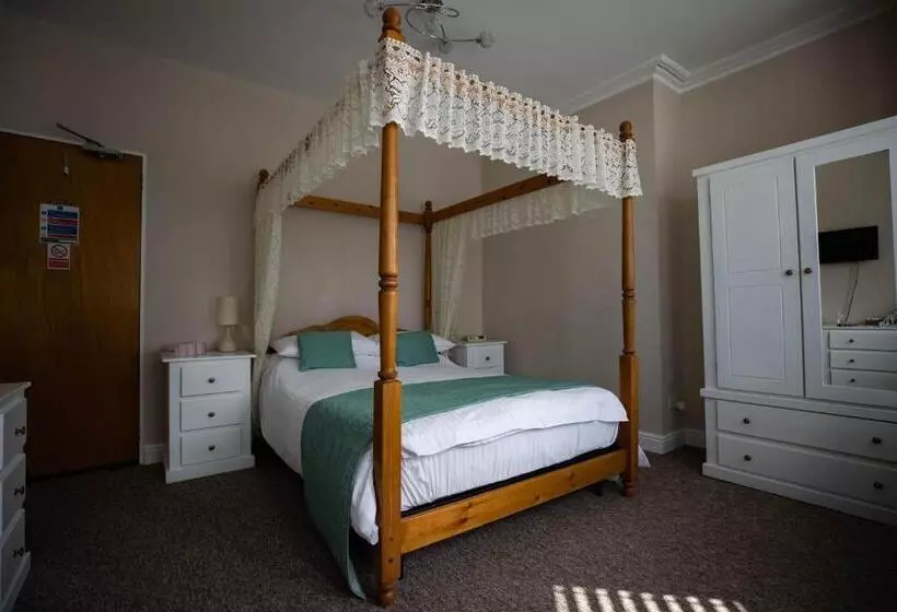 Aamiaismajoitus (B&B) Claremont Guesthouse