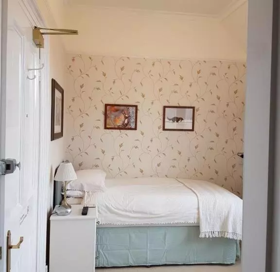 تختخواب و صبحانه Dall Lodge Country House