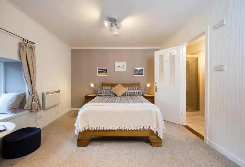 تختخواب و صبحانه Dall Lodge Country House