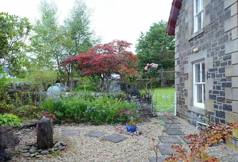 تختخواب و صبحانه Dall Lodge Country House