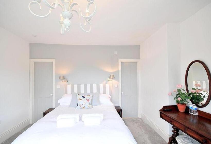 Bed and Breakfast Poplars Farm