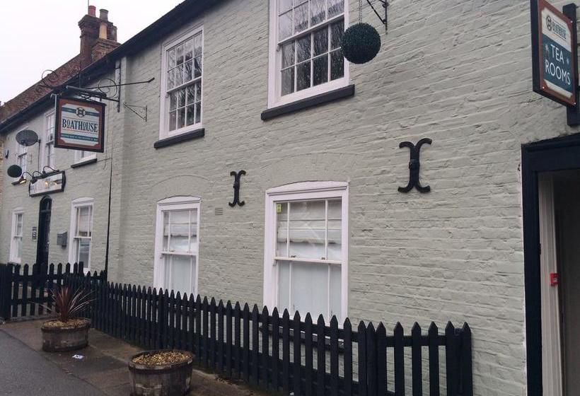 ベッドアンドブレックファースト The Boathouse