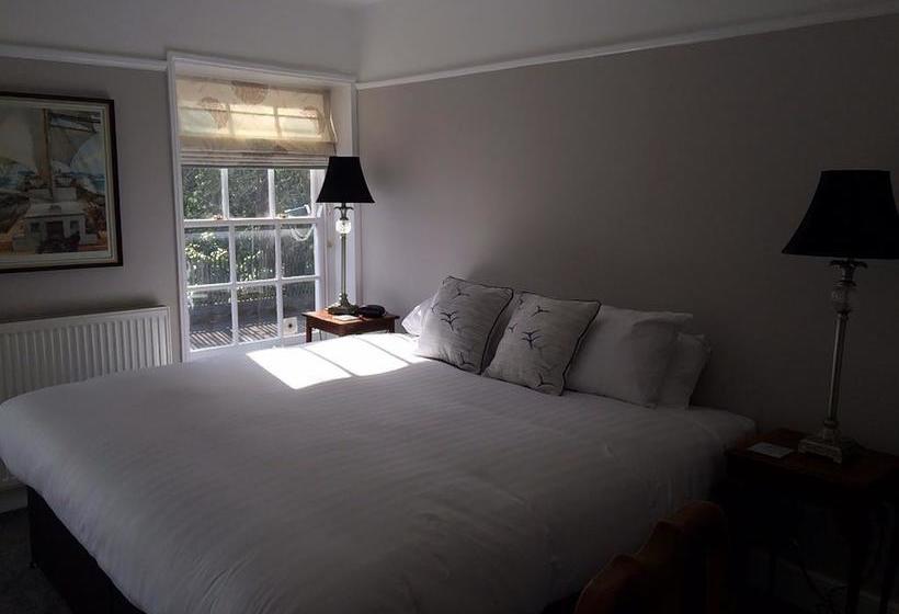 ベッドアンドブレックファースト The Boathouse