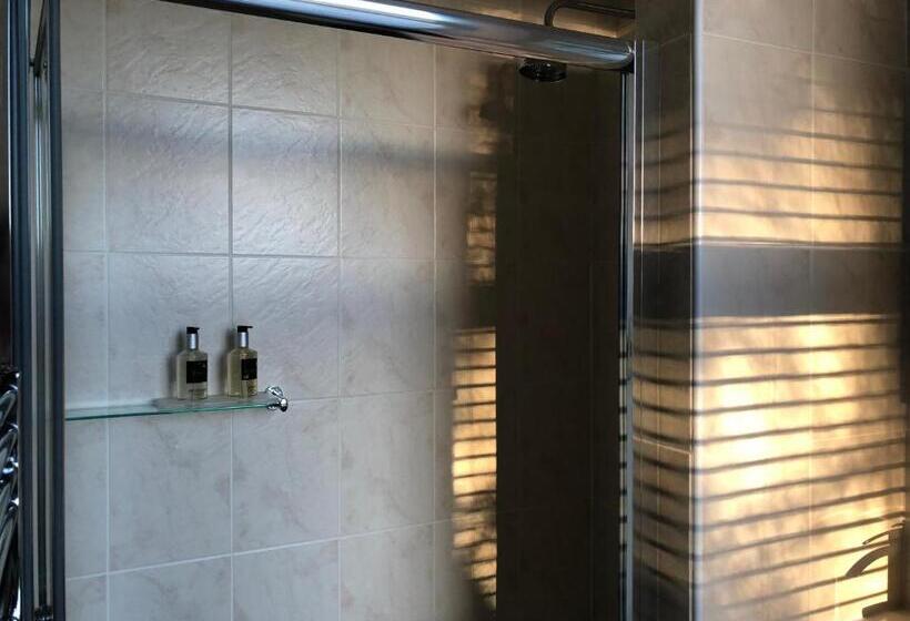 민박 The Hive At 52