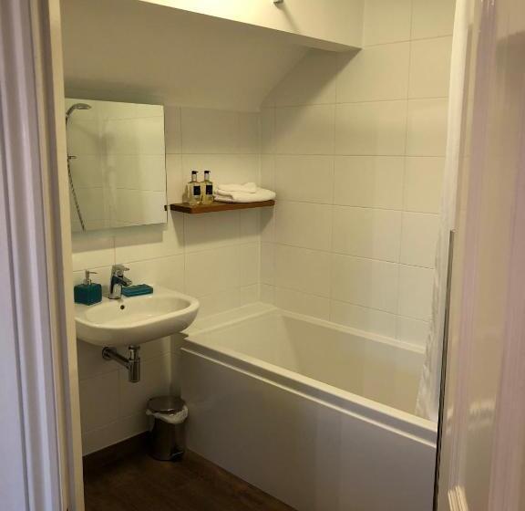 민박 The Hive At 52