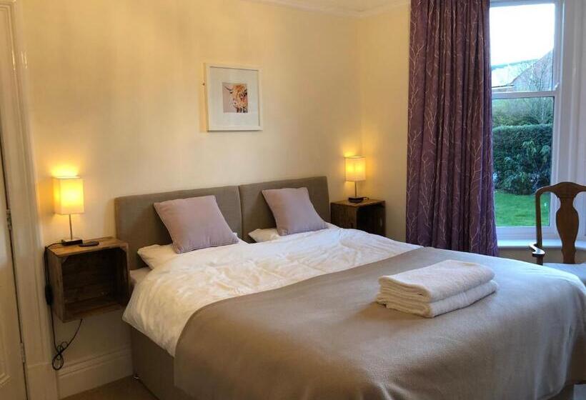 민박 The Hive At 52