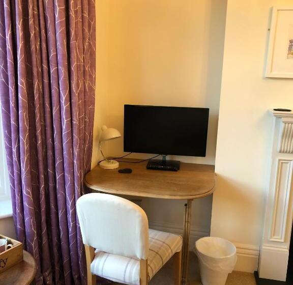 민박 The Hive At 52