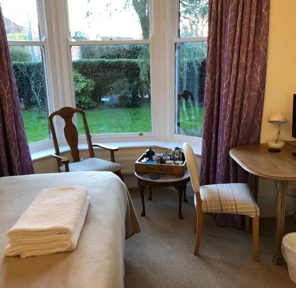 민박 The Hive At 52