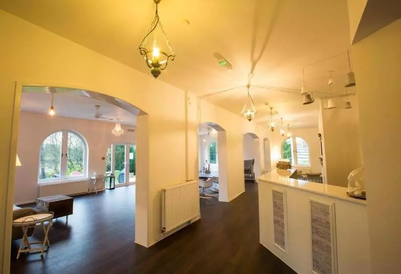 Hotelli Gray Manor