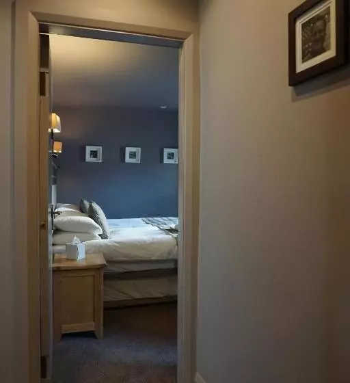 Hotel Lochside