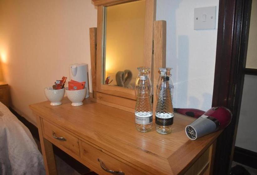 בית מלון כפרי The Old Silent Inn