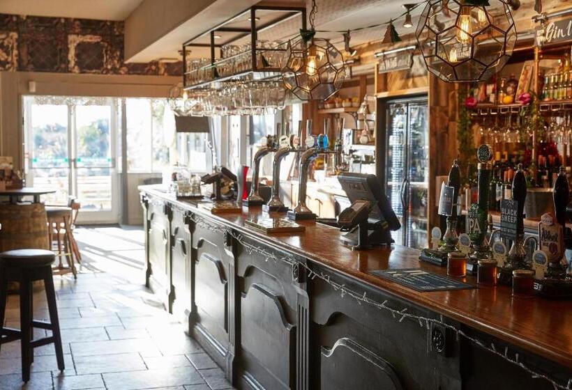 ホテル The Spyglass & Kettle By Greene King Inns