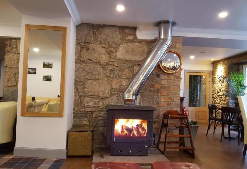 The Brander Lodge Hotel And Bistro