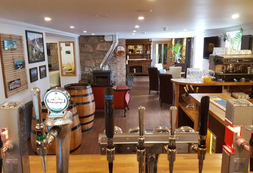 The Brander Lodge Hotel And Bistro