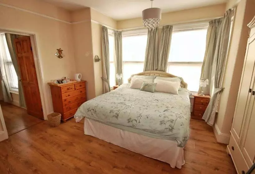 Bed and Breakfast Beaches Guesthouse