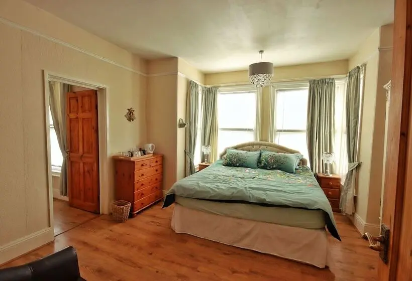 Bed and Breakfast Beaches Guesthouse