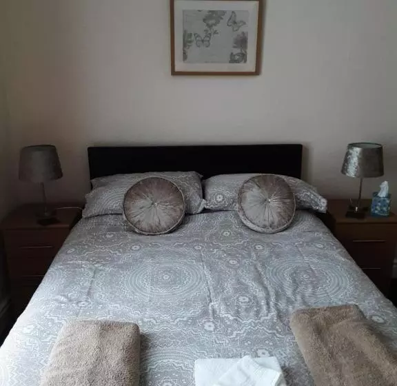 تختخواب و صبحانه Chantry Villa