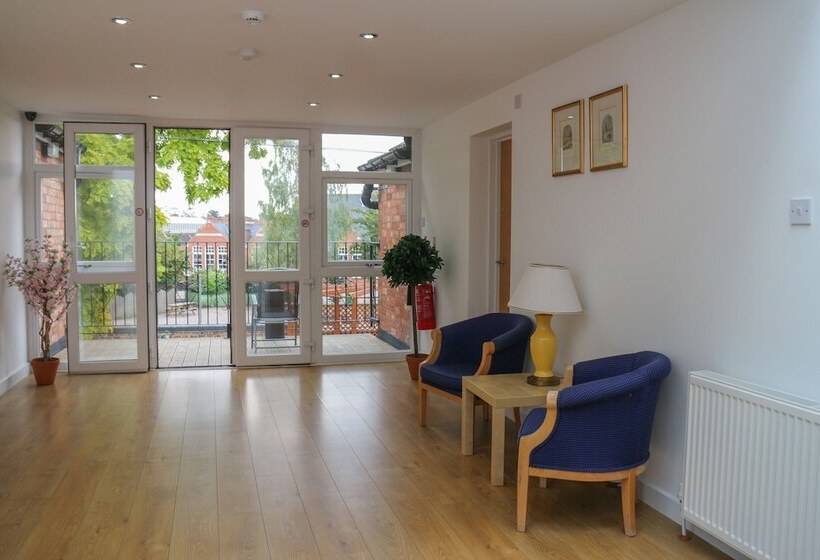 ベッドアンドブレックファースト Oscar Lodge