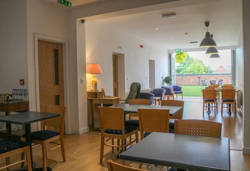 ベッドアンドブレックファースト Oscar Lodge