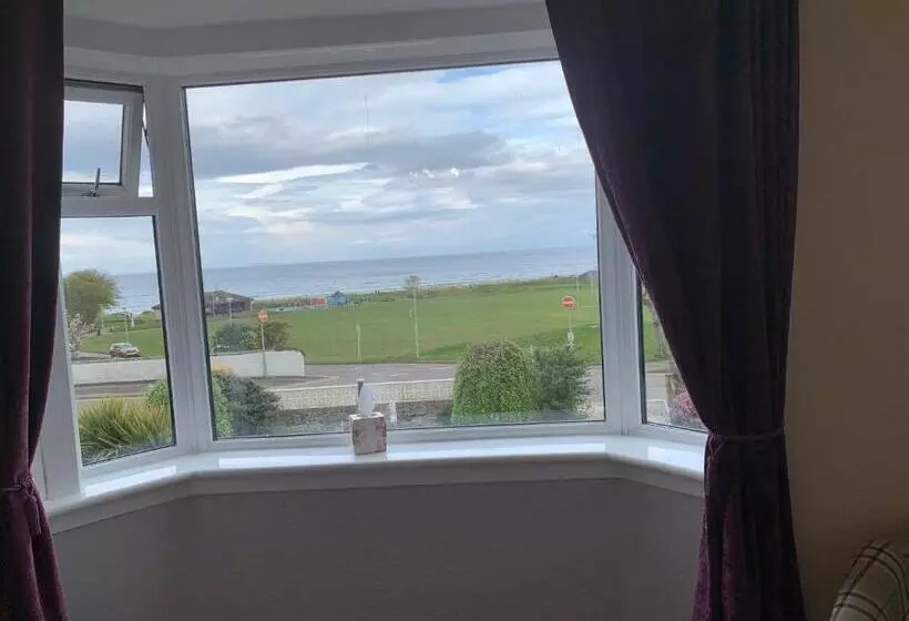 تختخواب و صبحانه Room Only At Wetherby Nairn